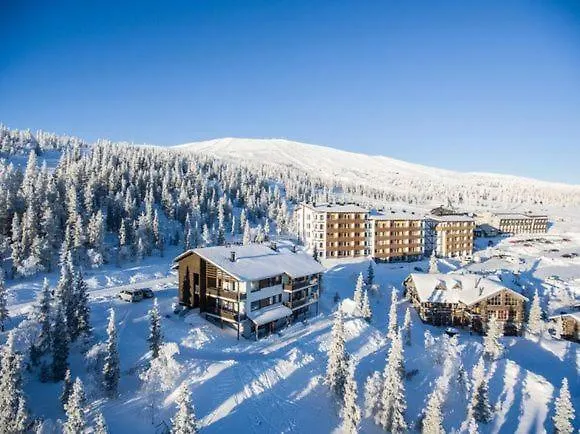 Yllaes 102 아파트